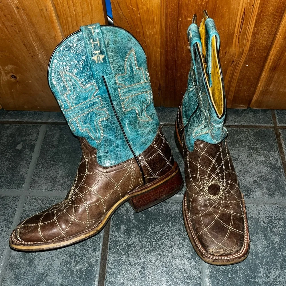 Cowgirl Boots! - Picture 2 of 4